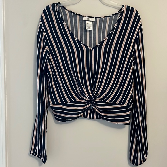 Crop blouse - Picture 1 of 2